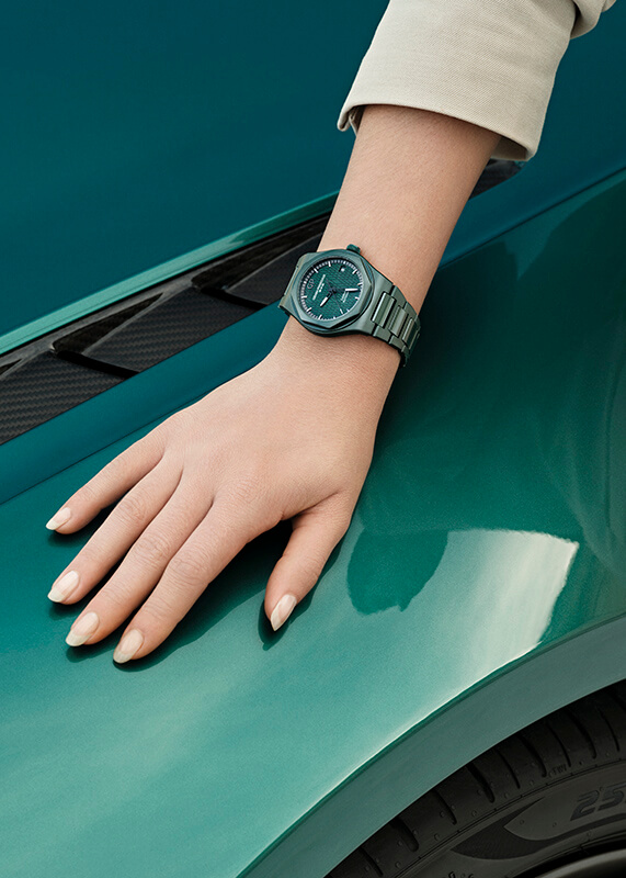 Girard-Perregaux Laureato Green Ceramic Aston Martin Edition
