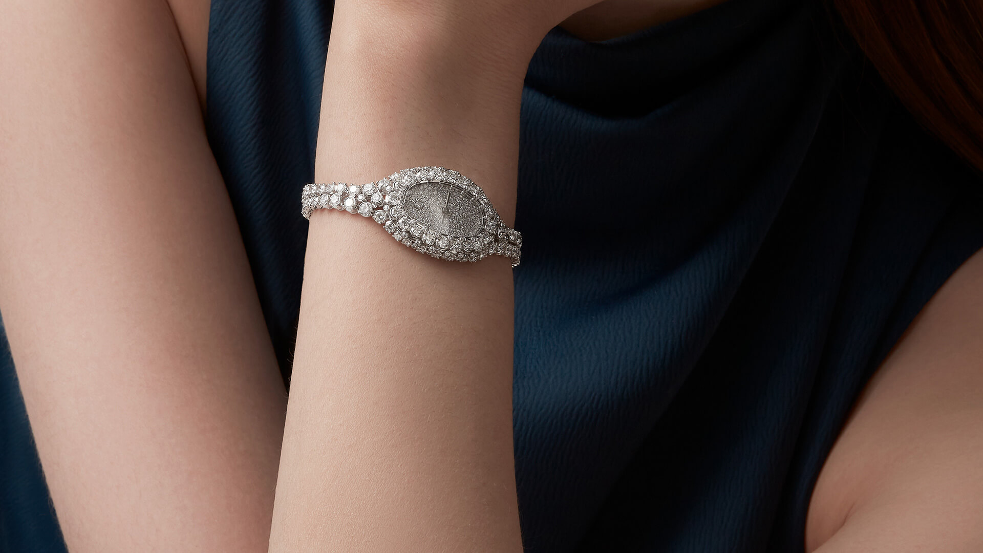 Cartier Makes the Hours More Precious with Jewelled Baignoire Watches