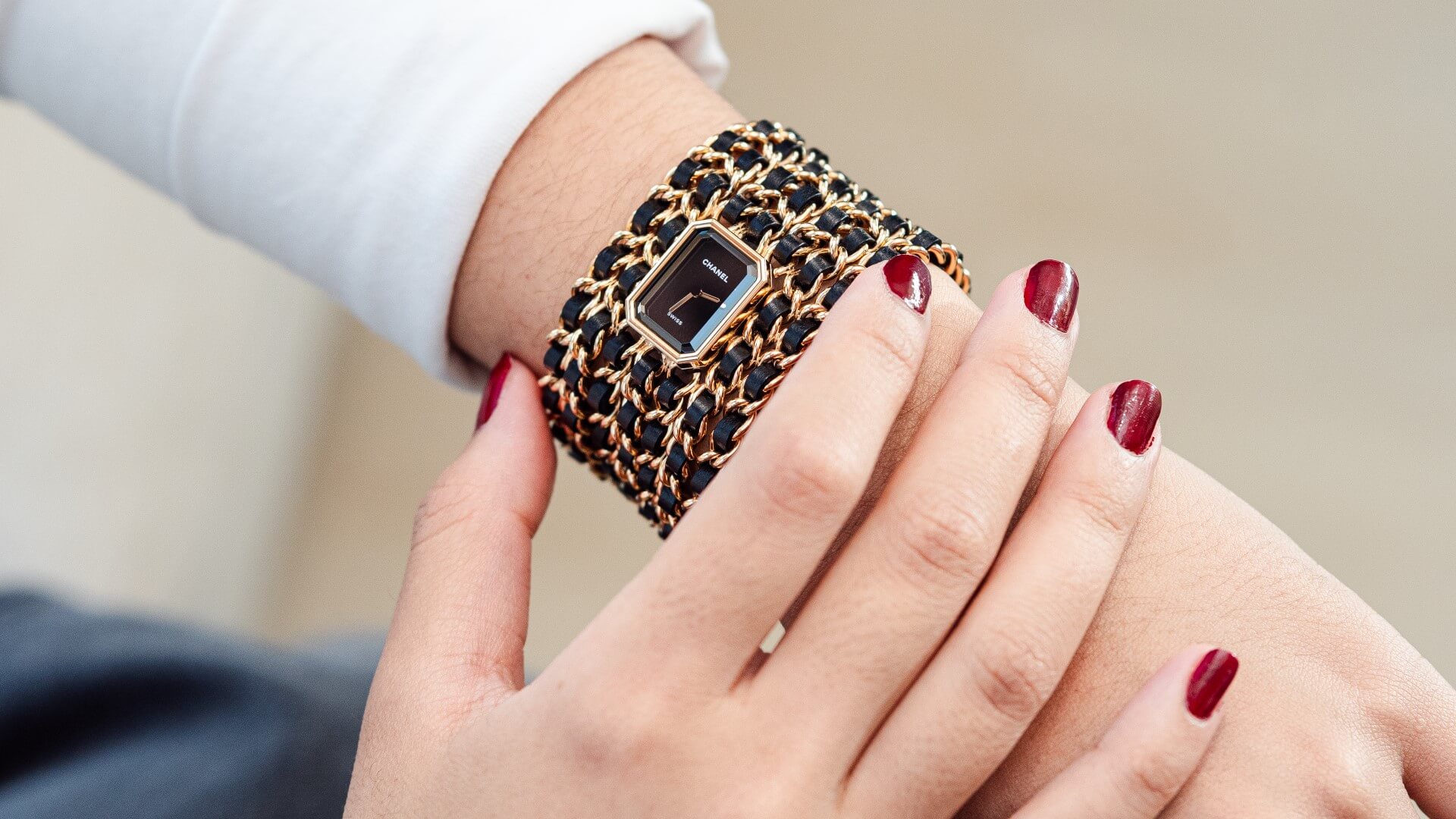 Lux Pick: Chanel Première Manchette