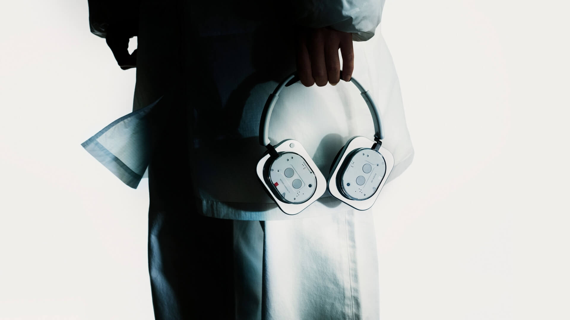 Nothing Headphone (1) หูฟังโปร่งใสที่เกิดมาเพื่อโค่นดีไซน์แบบเดิมๆ